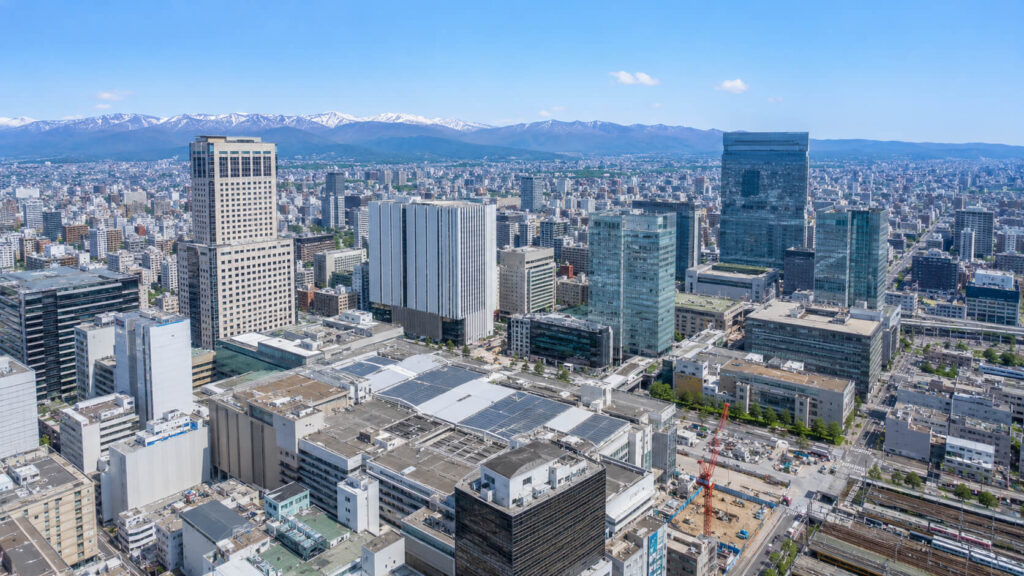 札幌駅周辺の高層ビルと再開発エリアの眺め