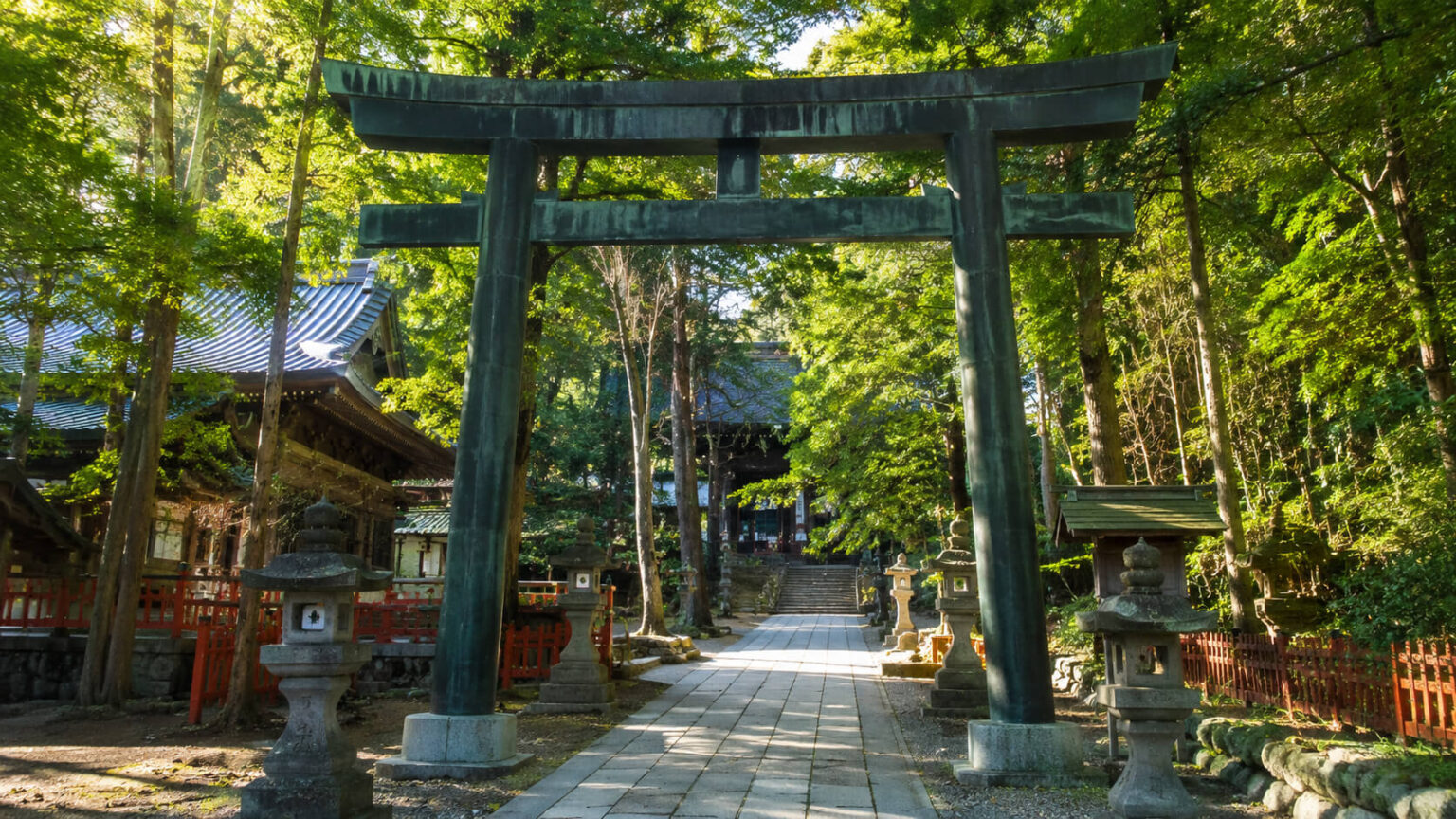 北海道東照宮とコナン聖地巡礼をイメージした函館の神社風景