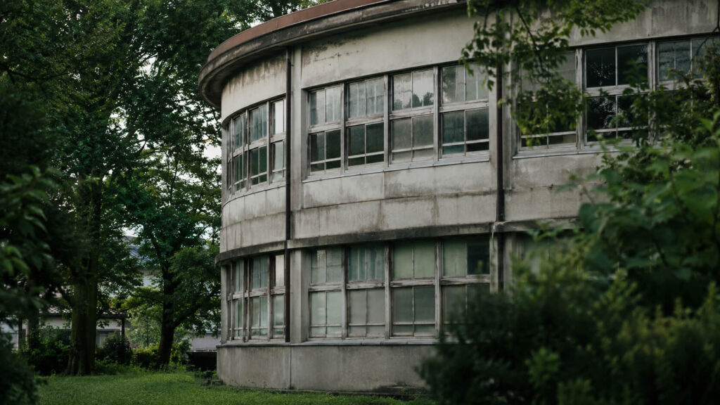 美唄の円形校舎が建てられた歴史背景と昭和の学校建築