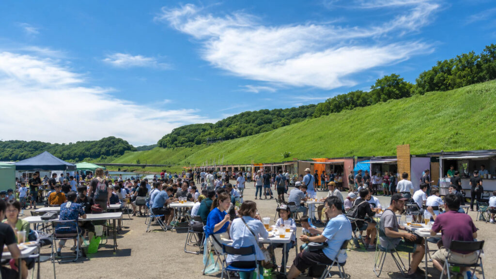 新ひだか夏まつりのビアガーデンと盆踊り